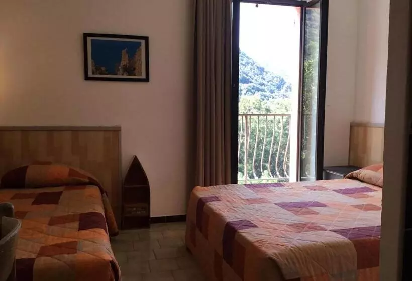 Отель Hôtel Le Bon Accueil