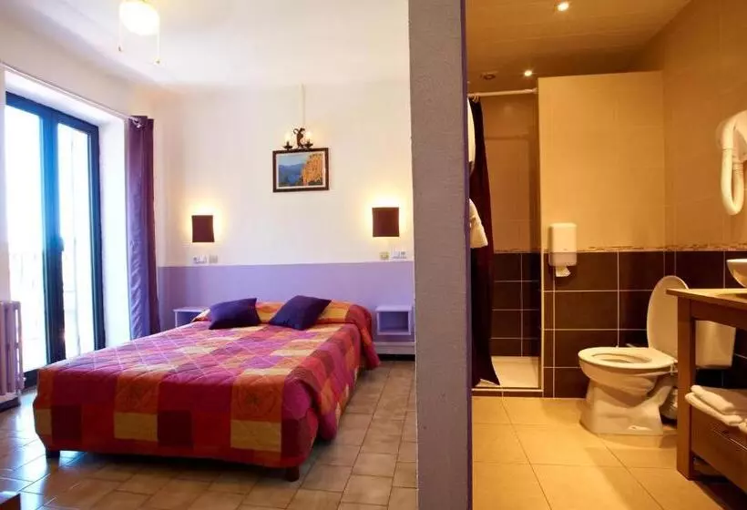 Отель Hôtel Le Bon Accueil