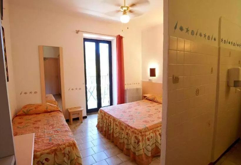 Отель Hôtel Le Bon Accueil