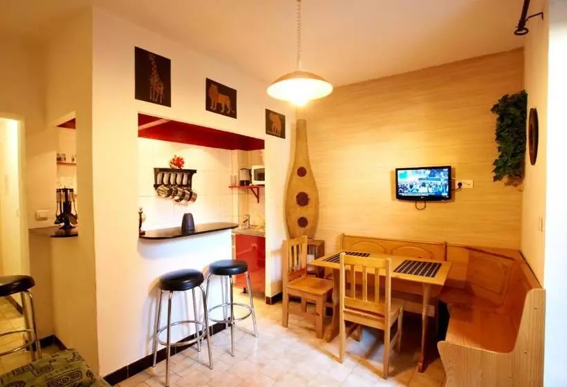 Отель Hôtel Le Bon Accueil