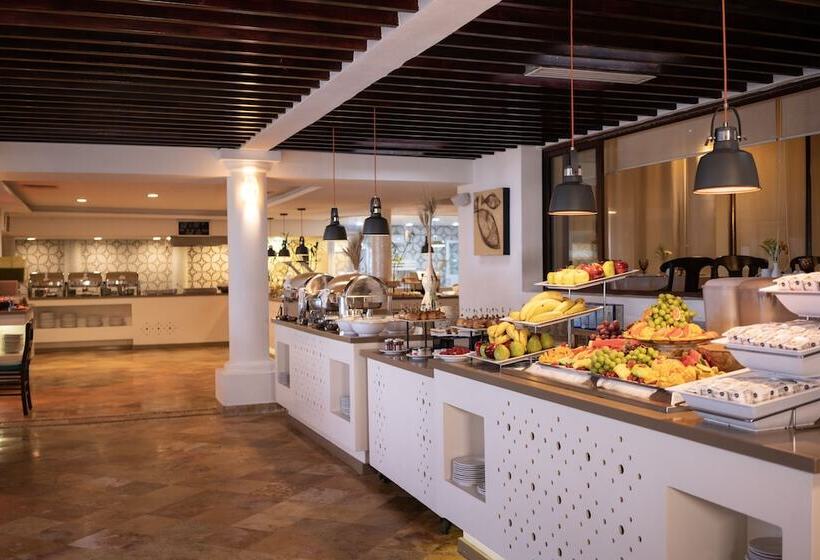 Buenaventura Grand Hotel & Great Moments   All Inclusive