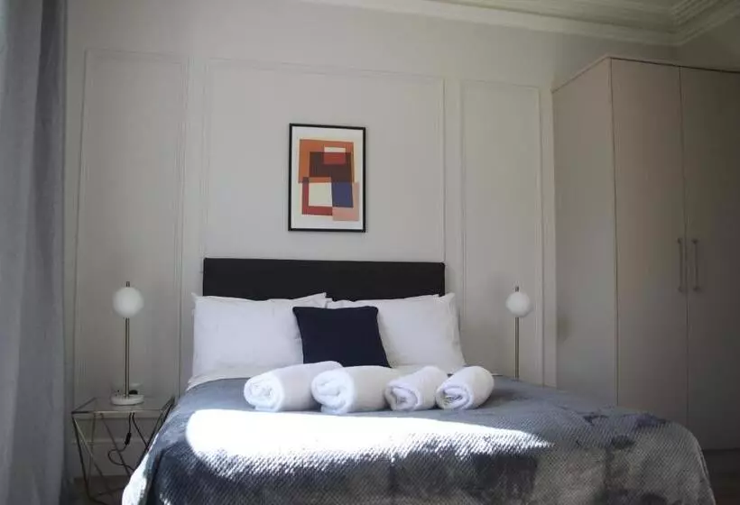 فندق Crawford House Scholarlee Living Apartments