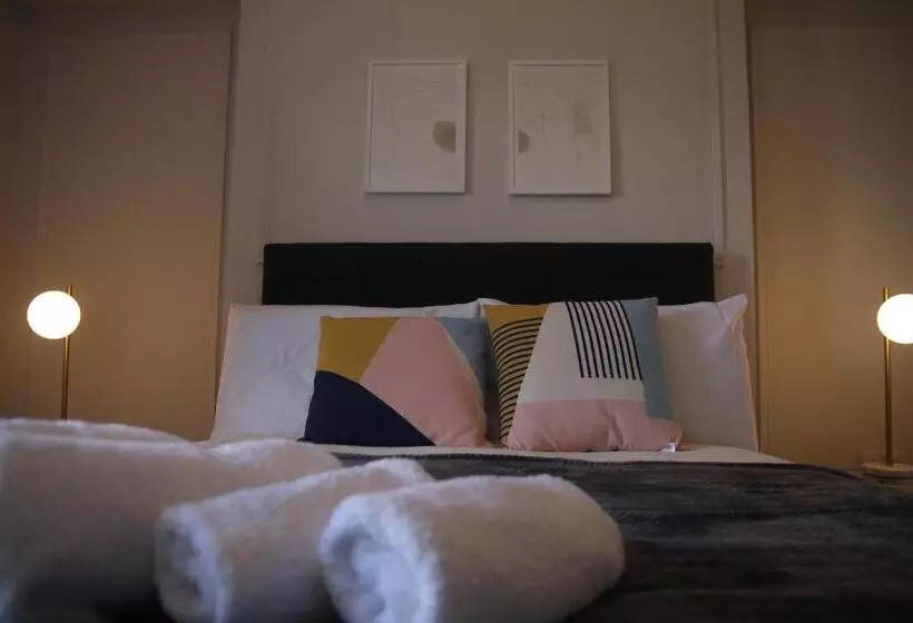 فندق Crawford House Scholarlee Living Apartments