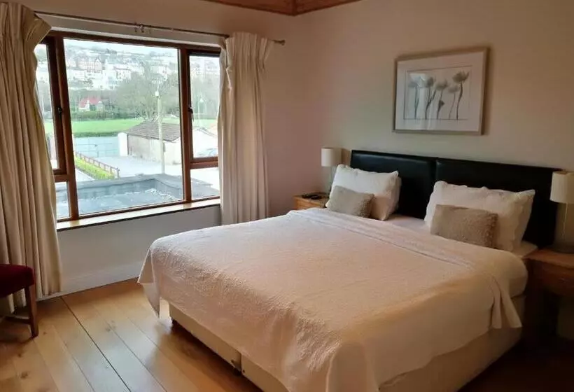 فندق Crawford House Scholarlee Living Apartments