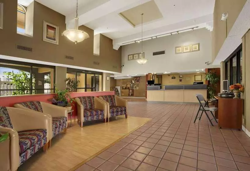 Отель Days Inn By Wyndham Buena Park