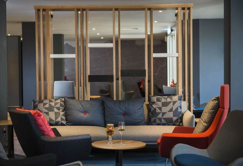 هتل Holiday Inn Express Edinburgh   Leith Waterfront, An Ihg