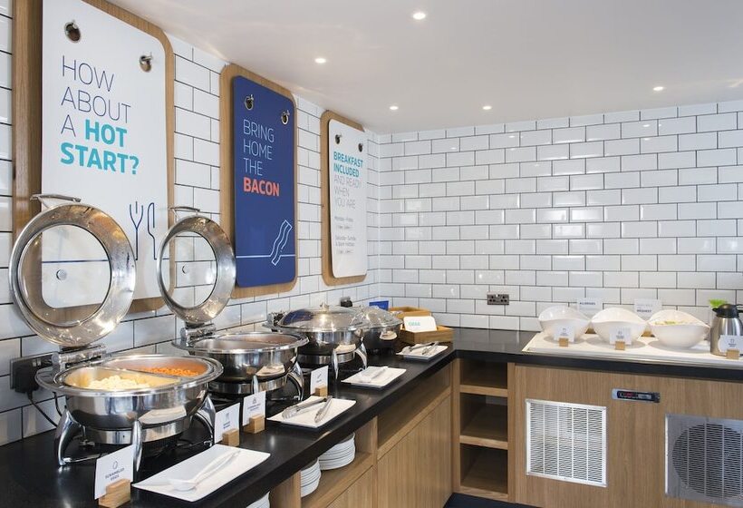 هتل Holiday Inn Express Edinburgh   Leith Waterfront, An Ihg