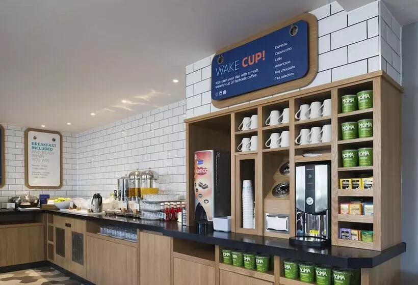 호텔 Holiday Inn Express Edinburgh Leith Waterfront, An Ihg