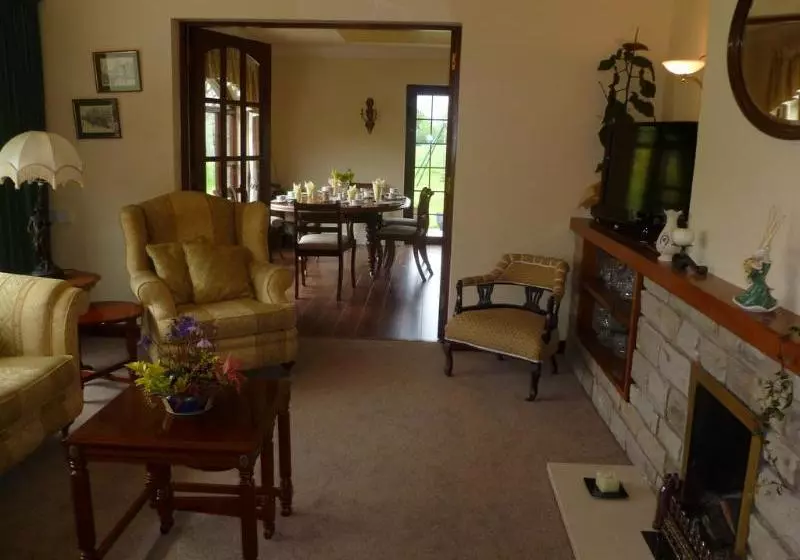 فندق Inveraray Farm Guesthouse