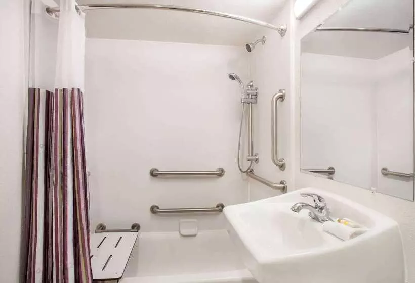 هتل Baymont By Wyndham Fort Myers Central