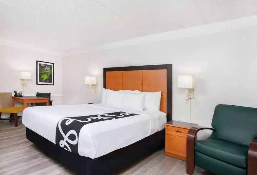 هتل Baymont By Wyndham Fort Myers Central