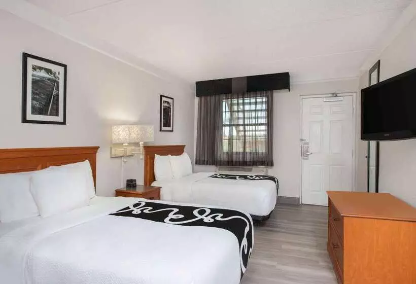 هتل Baymont By Wyndham Fort Myers Central