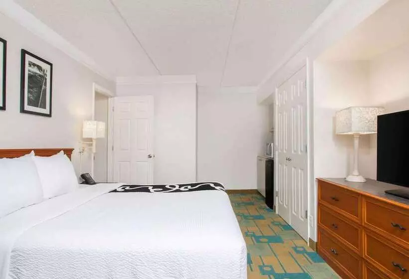 هتل Baymont By Wyndham Fort Myers Central