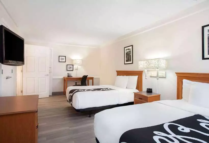 هتل Baymont By Wyndham Fort Myers Central