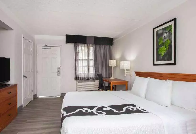 هتل Baymont By Wyndham Fort Myers Central