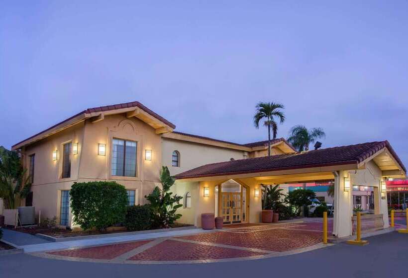 Otel Baymont By Wyndham Fort Myers Central