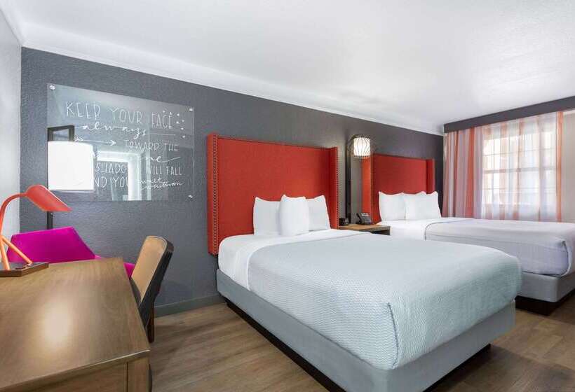 فندق La Quinta Inn By Wyndham Pensacola