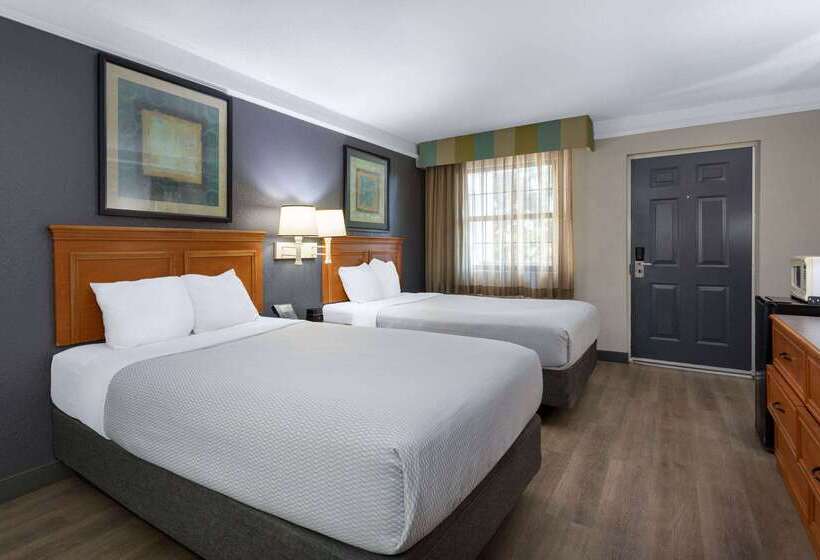 فندق La Quinta Inn By Wyndham Pensacola