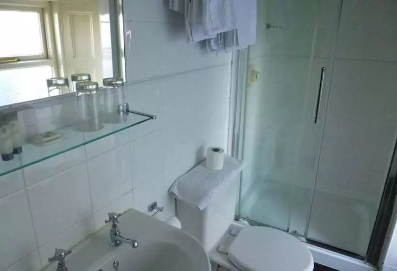 هتل Riverbank House