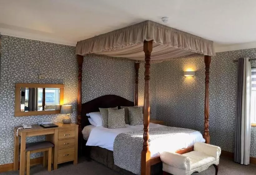 בית מלון כפרי Royal Court