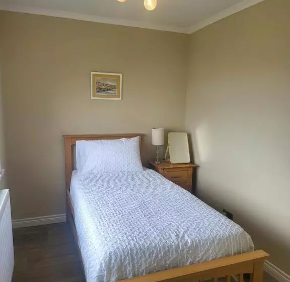 בית מלון כפרי Royal Court