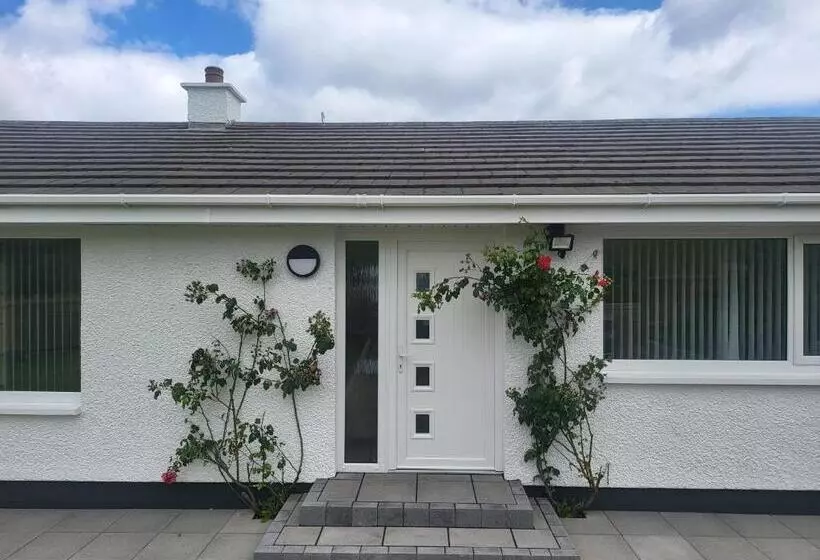 בית מלון כפרי Royal Court