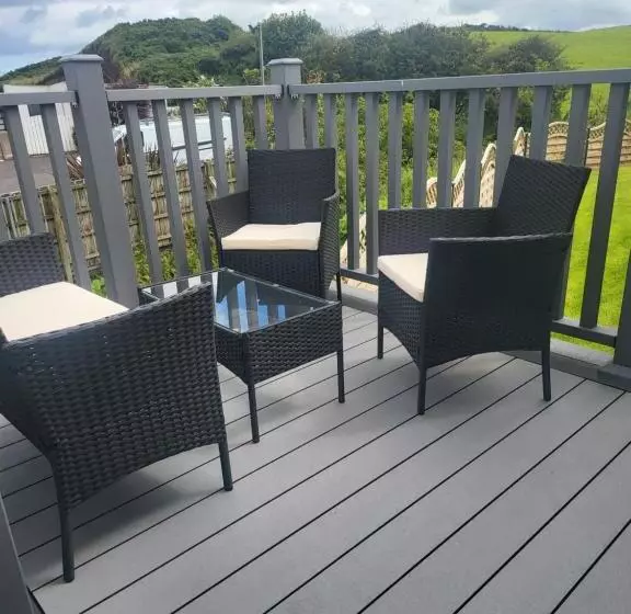 בית מלון כפרי Royal Court