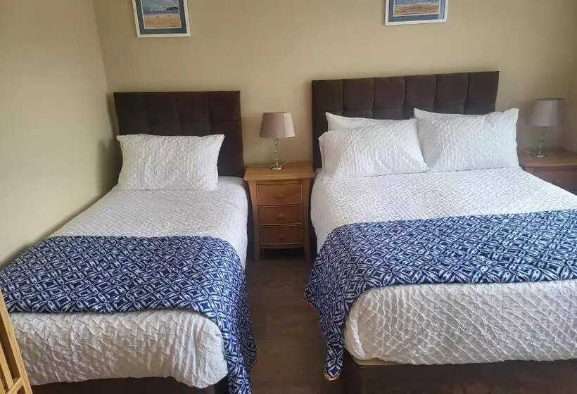 בית מלון כפרי Royal Court