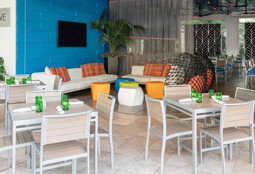 호텔 Royal Palm South Beach Miami, A Tribute Portfolio Resort