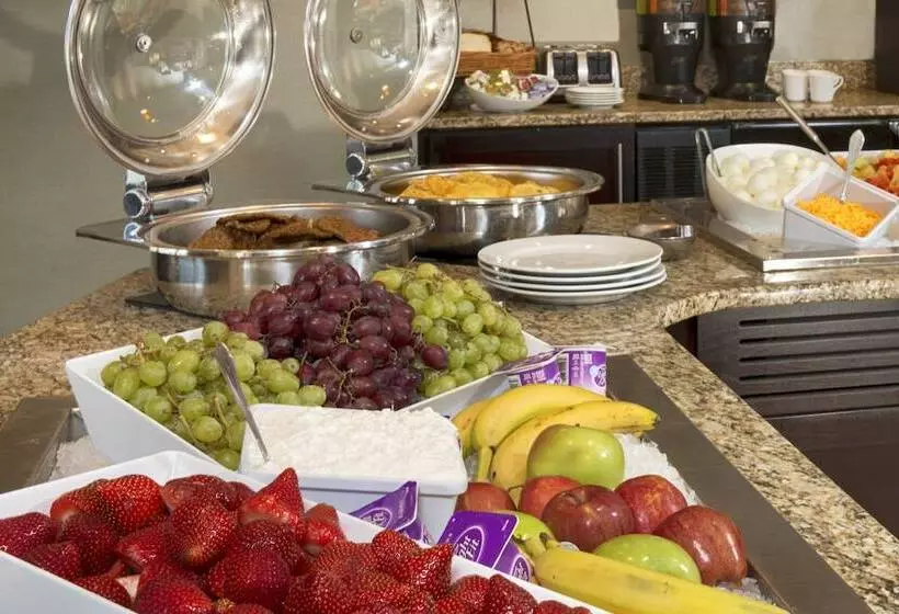 Отель Staybridge Suites Myrtle Beach Fantasy Harbour, An Ihg