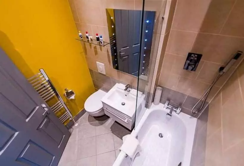 בית מלון כפרי Stonecross Manor