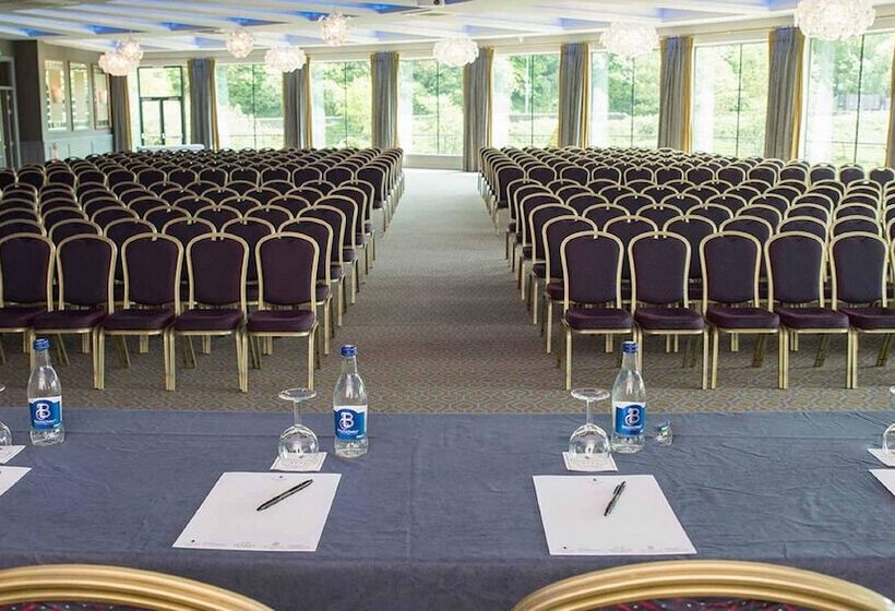 Отель The Riverside Park