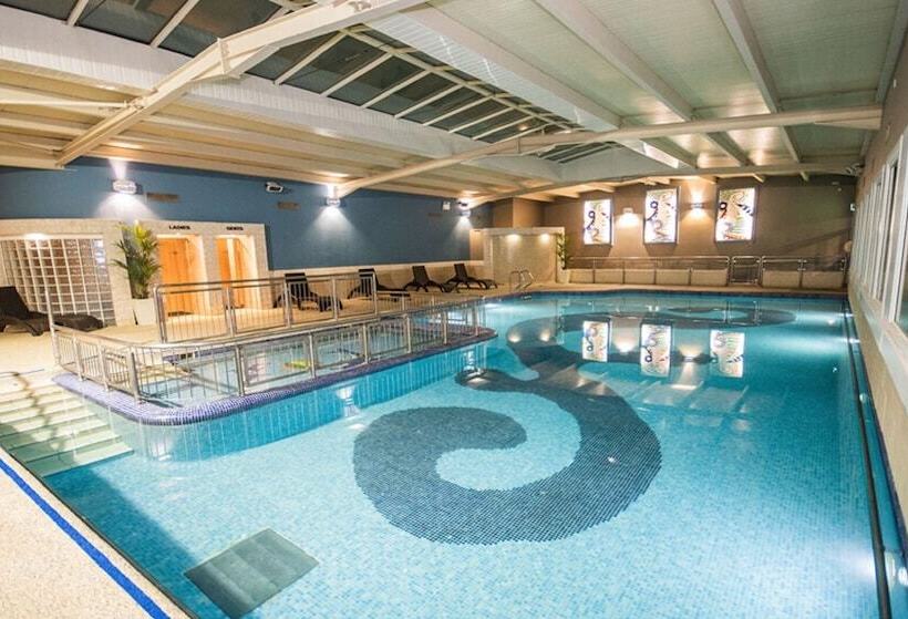 Отель The Riverside Park