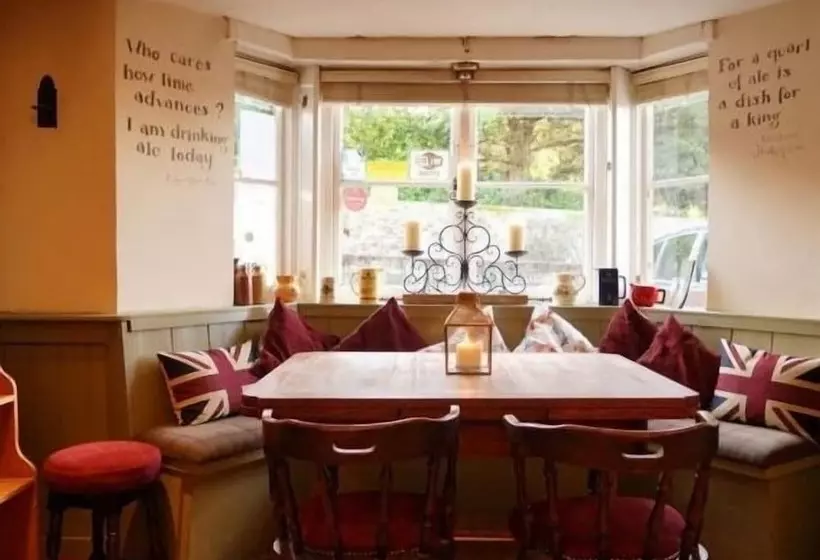 Отель The Stonemasons Inn