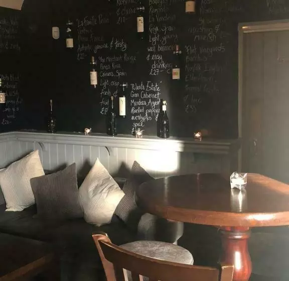Retkeilymaja The Glazebury Bar And Restaurant With Accommodation