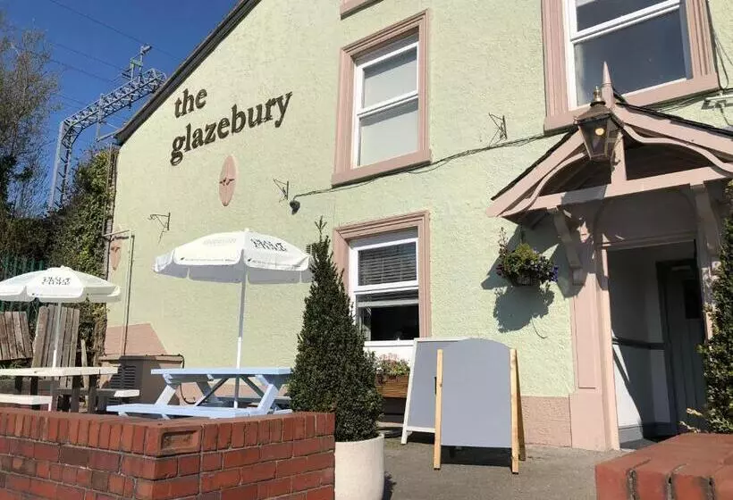 Retkeilymaja The Glazebury Bar And Restaurant With Accommodation