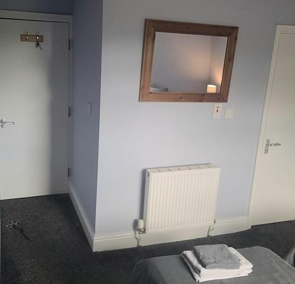 ユースホステル The Glazebury Bar And Restaurant With Accommodation