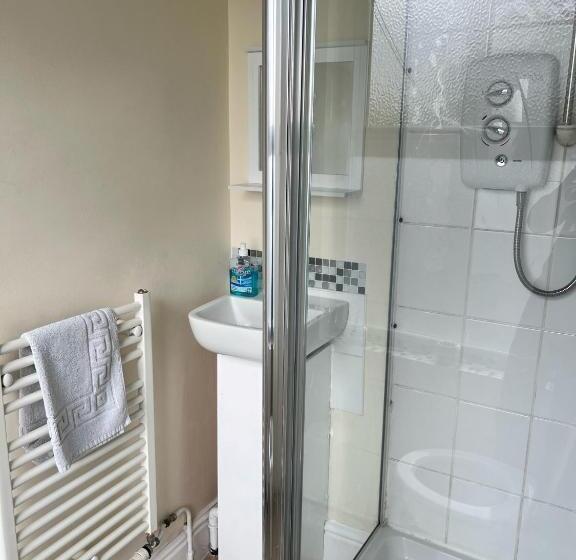 ユースホステル The Glazebury Bar And Restaurant With Accommodation