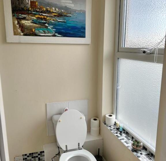 ユースホステル The Glazebury Bar And Restaurant With Accommodation