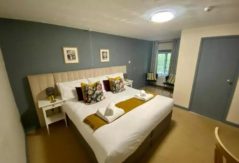 ユースホステル The Lion At West Pennard