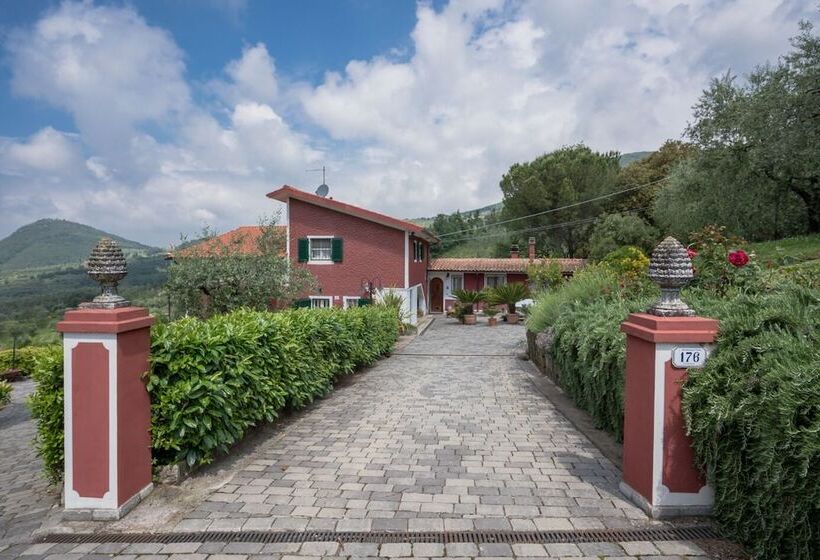 Podere Rosso Baccarà Bed & Breakfast