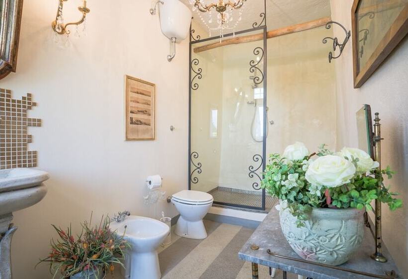 Podere Rosso Baccarà Bed & Breakfast