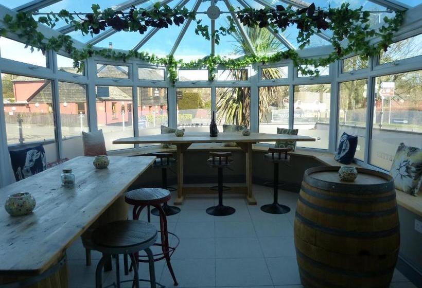 住宿加早餐  Cross Villa Accommodation