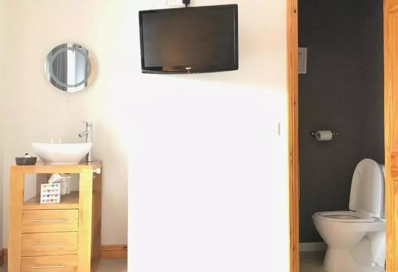 Aamiaismajoitus (B&B) Cross Villa Accommodation