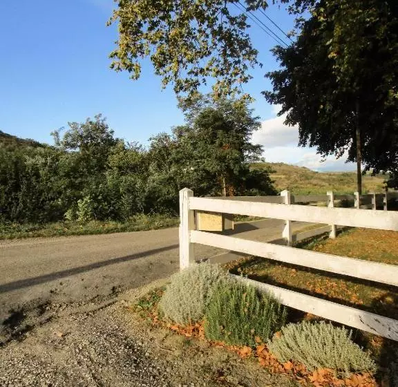 Aamiaismajoitus (B&B) Domaine De Luzenac