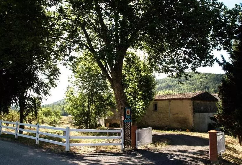 Aamiaismajoitus (B&B) Domaine De Luzenac