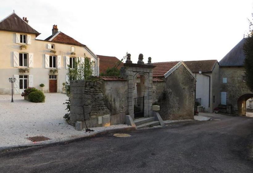 مبيت وإفطار Le Bailli De Montsaugeon