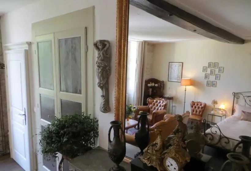 Aamiaismajoitus (B&B) Le Bailli De Montsaugeon