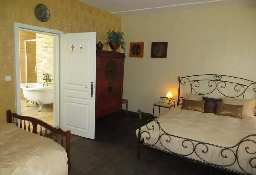 Aamiaismajoitus (B&B) Le Bailli De Montsaugeon