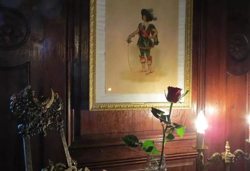 Aamiaismajoitus (B&B) Le Bailli De Montsaugeon